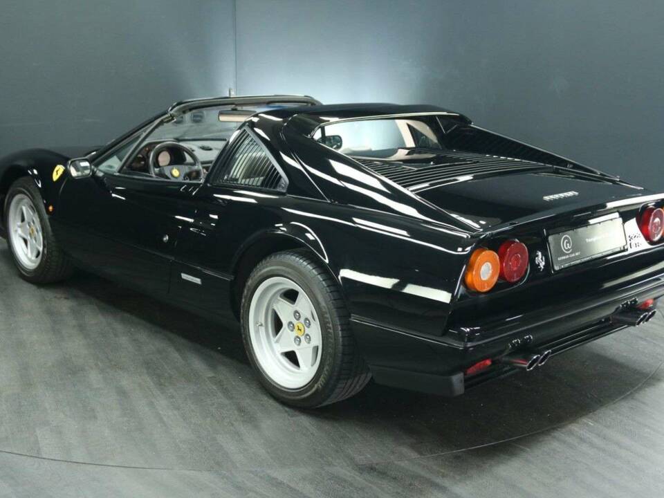 Image 4/30 de Ferrari 328 GTS (1987)