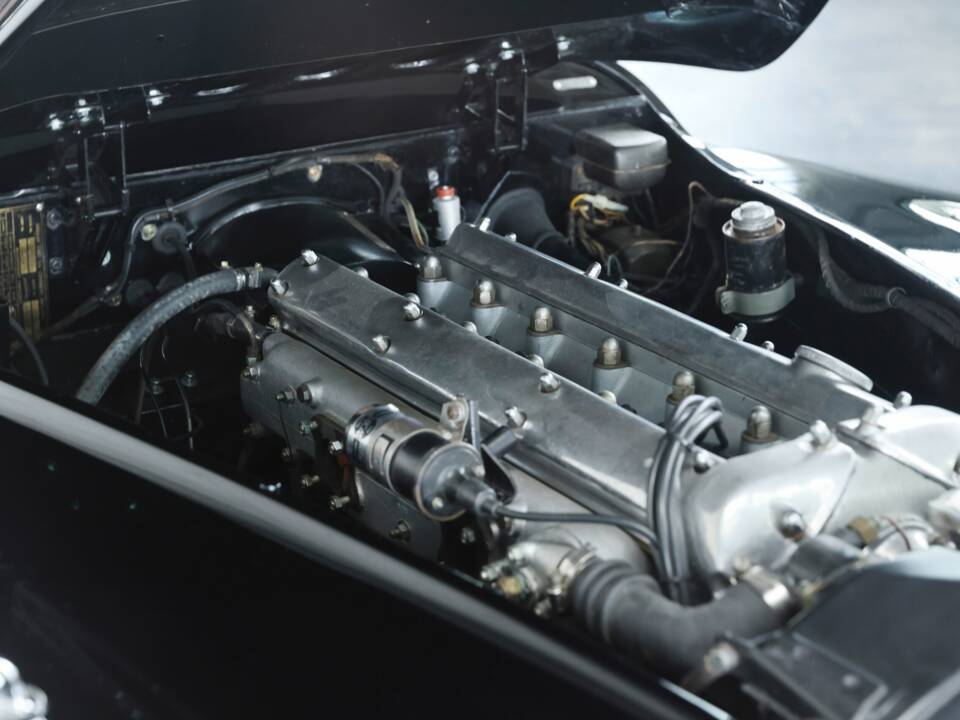 Image 28/47 de Jaguar XK 120 FHC (1954)