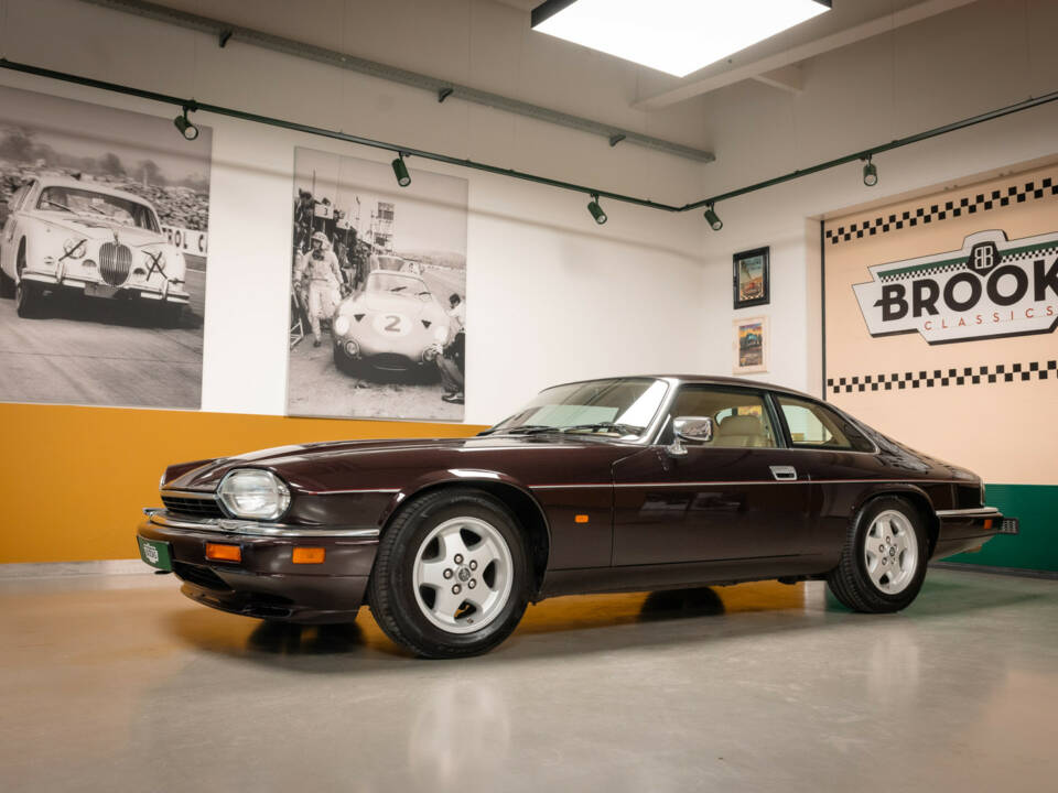 Image 2/50 of Jaguar XJS 6.0 (1994)