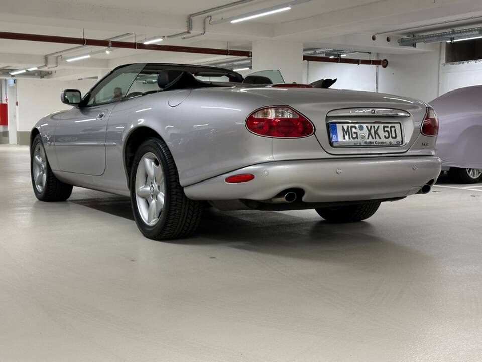Afbeelding 7/17 van Jaguar XK8 4.0 (2002)
