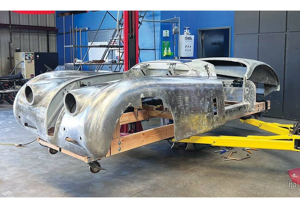 Image 10/50 of Jaguar XK 120 OTS (1952)