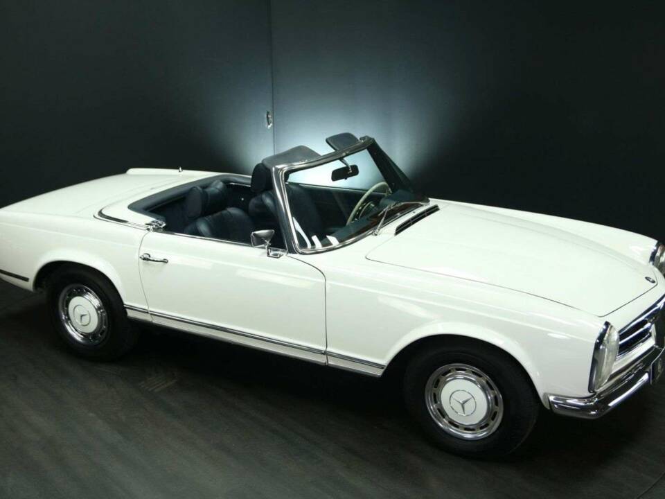 Immagine 38/50 di Mercedes-Benz 280 SL (1968)