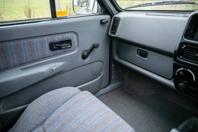 Bild 26/29 von Ford Fiesta XR2 (1988)