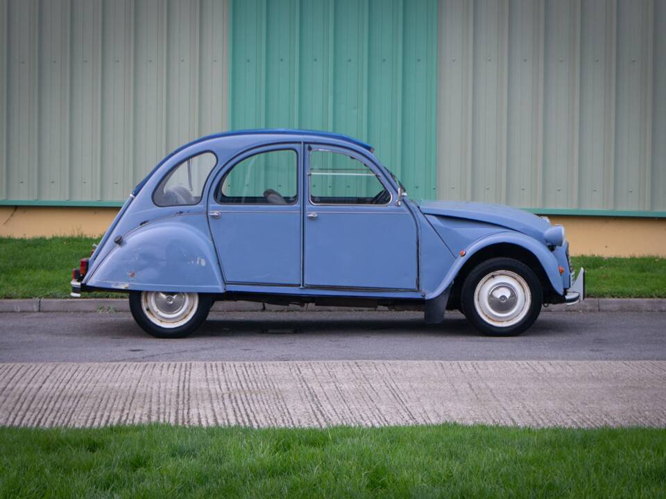 Image 4/38 de Citroën 2 CV 6 (1988)
