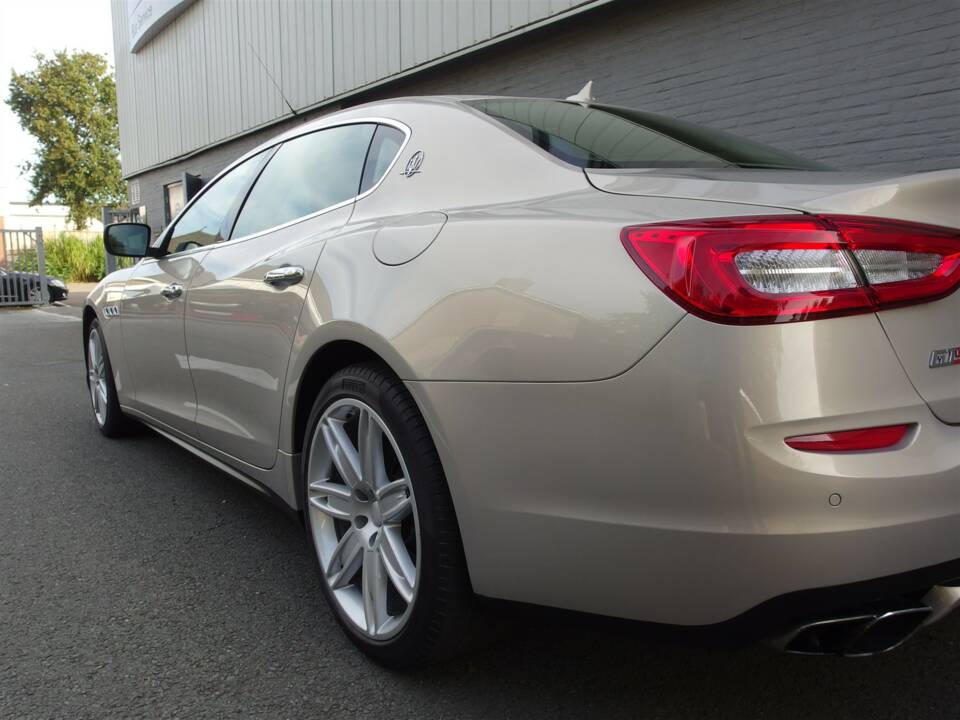 Image 32/98 of Maserati Quattroporte GTS (2015)