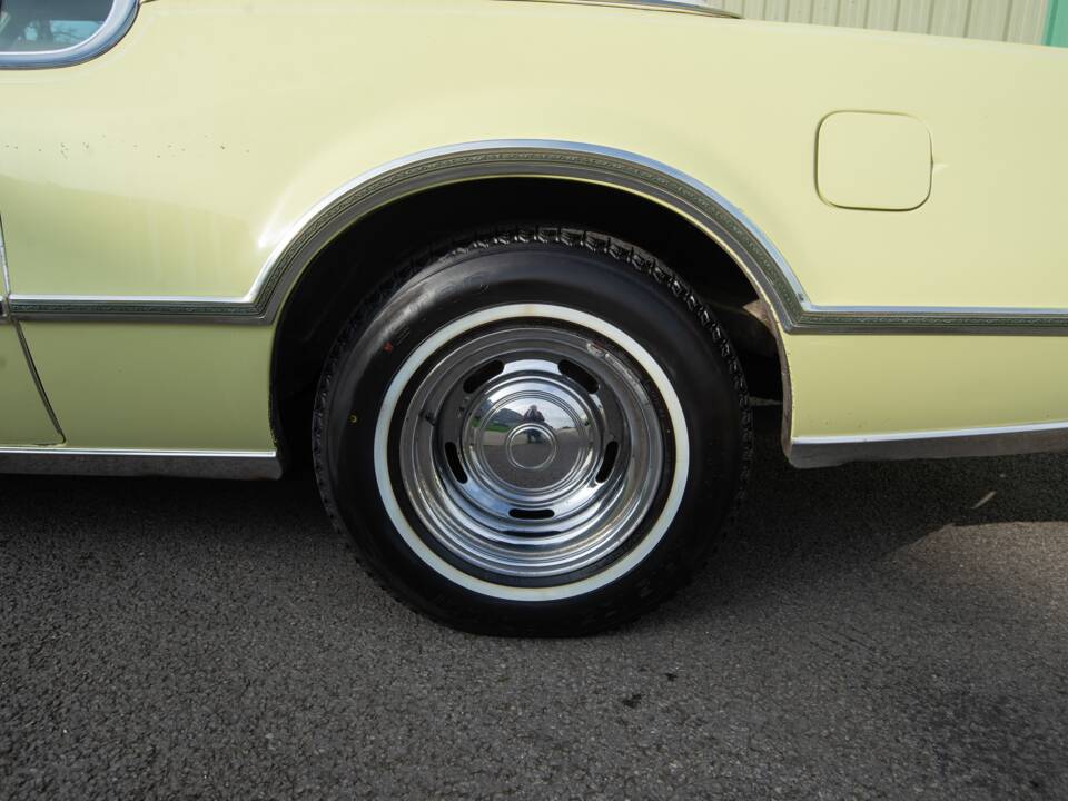 Bild 29/34 von Lincoln Continental Mark IV (1975)