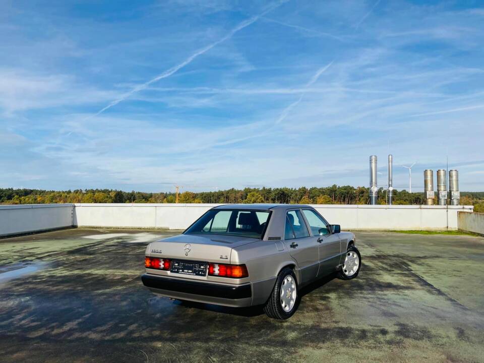 Image 6/11 of Mercedes-Benz 190 E 2.6 (1988)