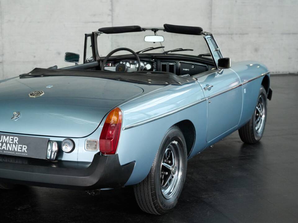 Image 22/50 of MG MGB (1976)