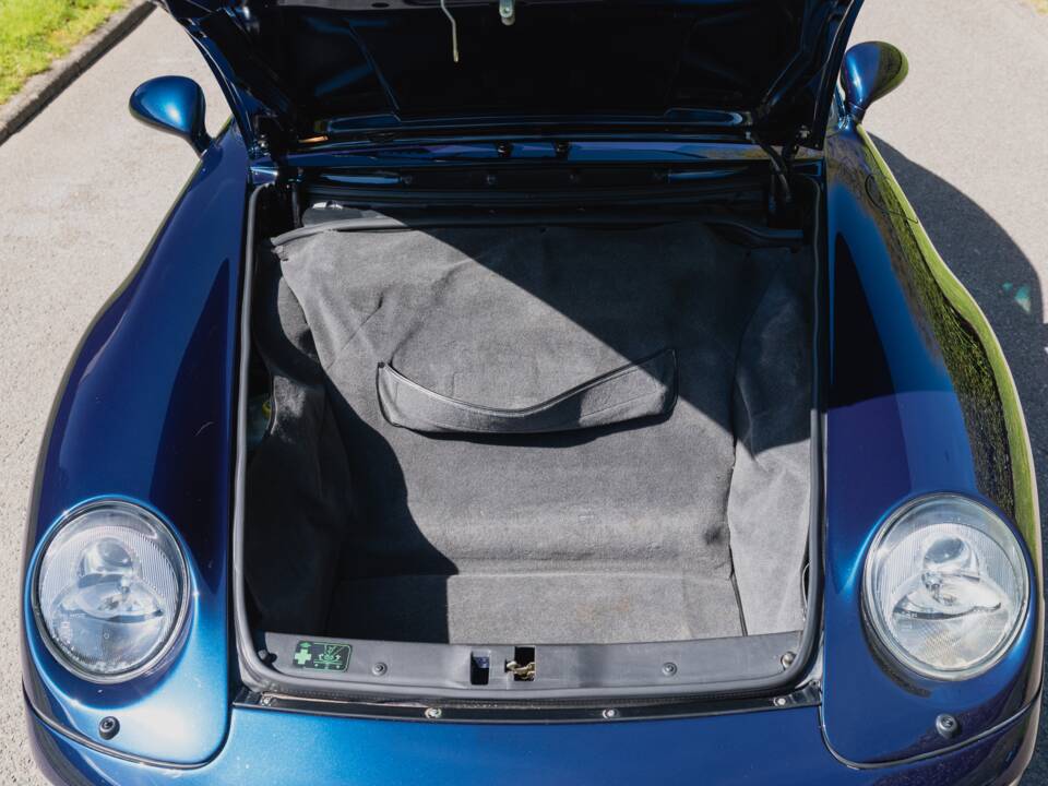 Image 44/52 of Porsche 911 Carrera 4 (1997)