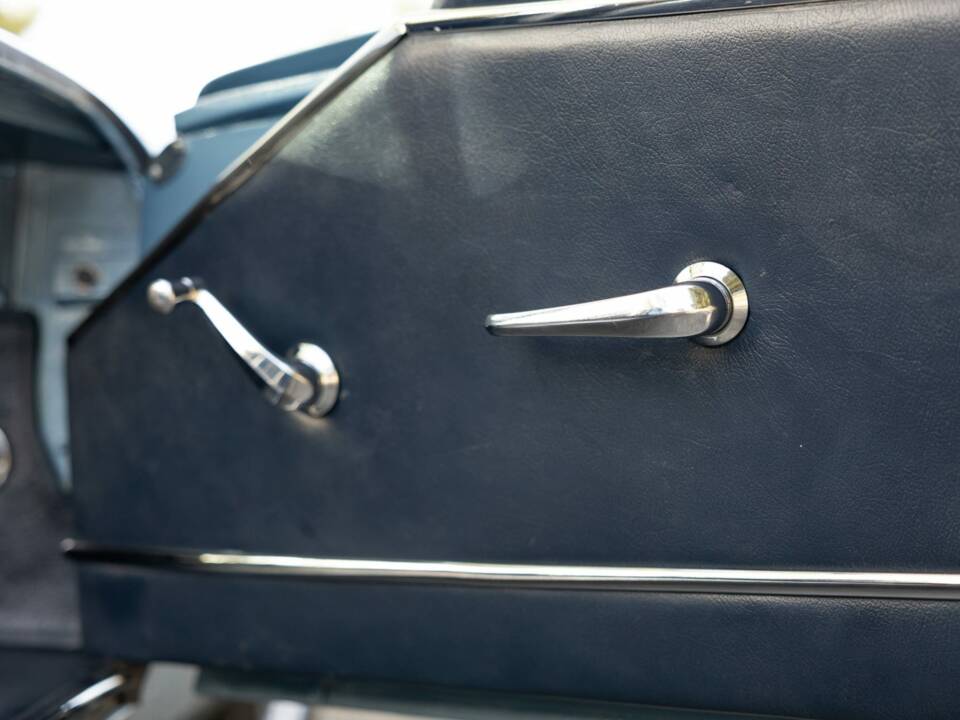 Image 39/50 de Jaguar Type E 3.8 (1964)