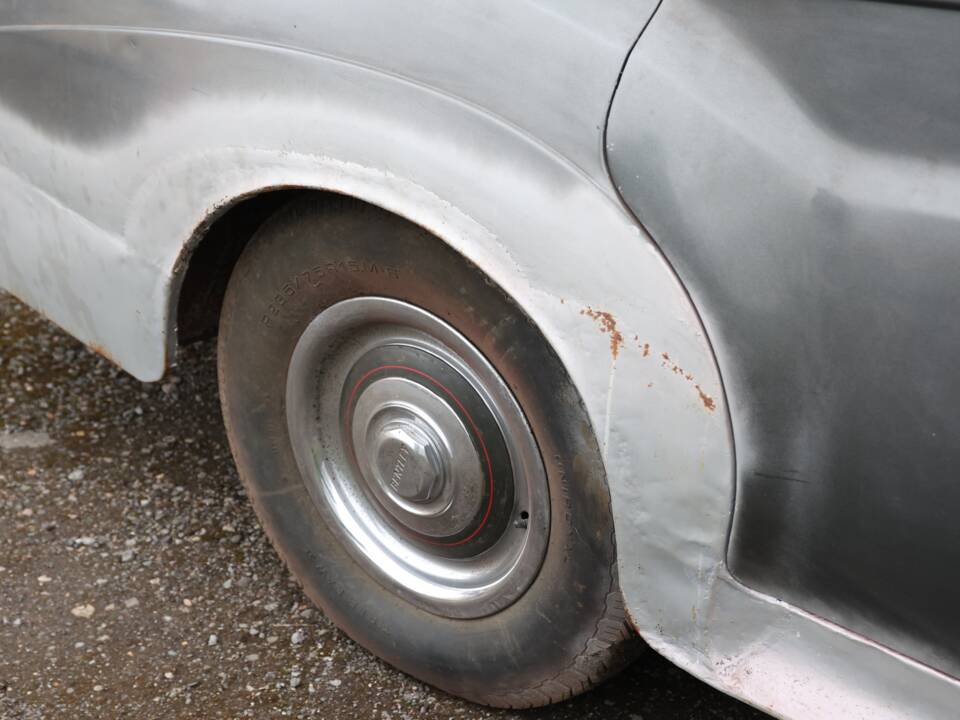 Image 30/50 of Bentley S 1 (1956)