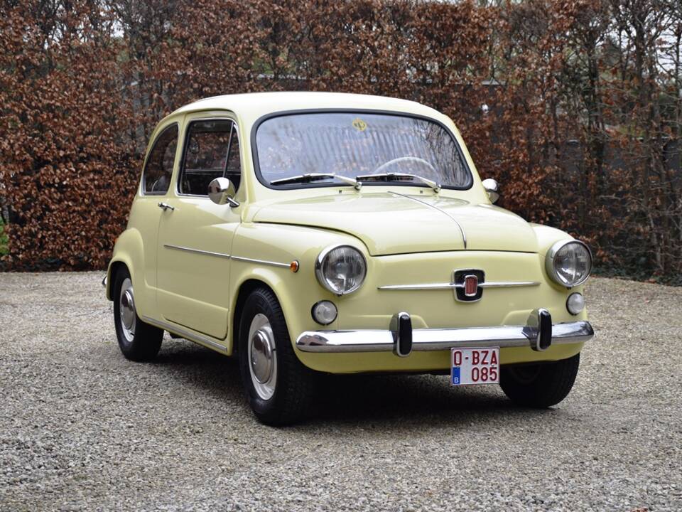 Image 10/30 of SEAT 600 D (1972)