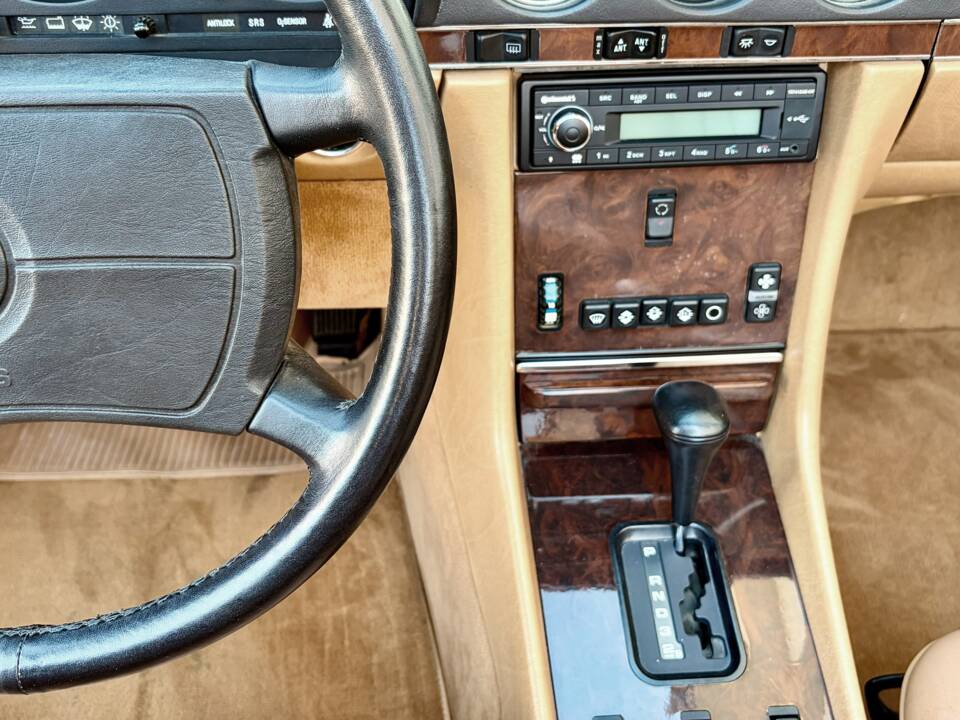 Immagine 15/20 di Mercedes-Benz 560 SL (1986)