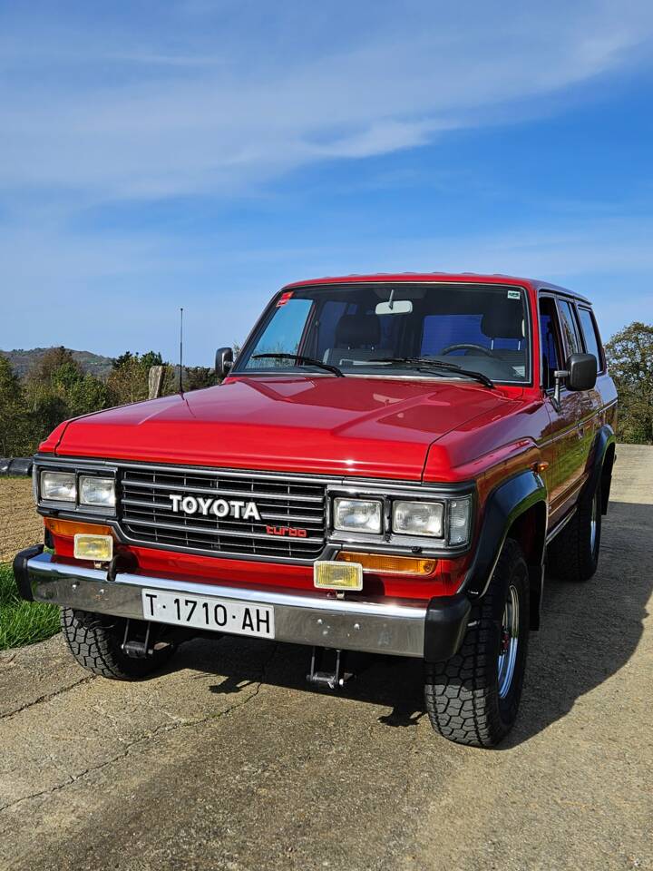 Image 3/57 of Toyota Land Cruiser HJ 61 (1989)