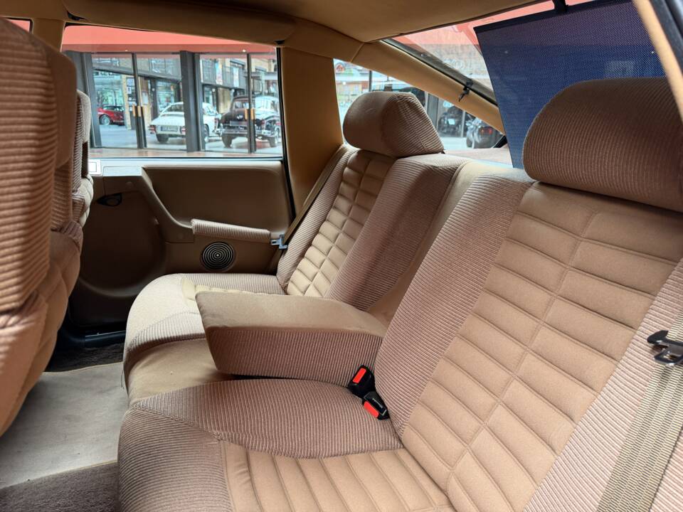 Image 22/43 de Citroën CX 25 GTi (1984)