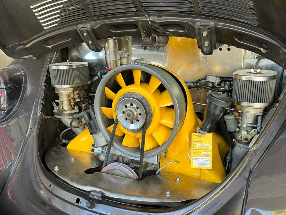 Bild 18/21 von Volkswagen Käfer 1303 LS (1976)