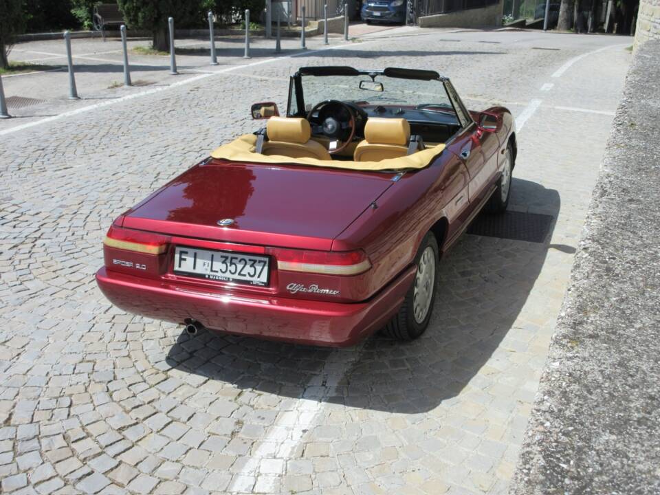 Immagine 8/26 di Alfa Romeo 2.0 Spider (1990)