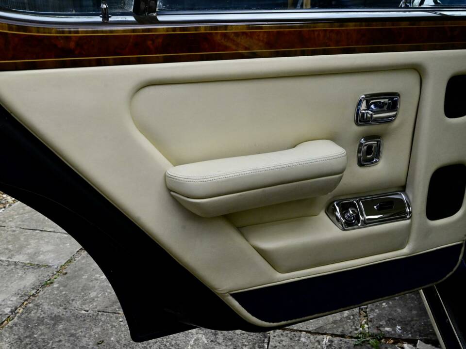 Bild 48/50 von Rolls-Royce Silver Spirit II (1992)