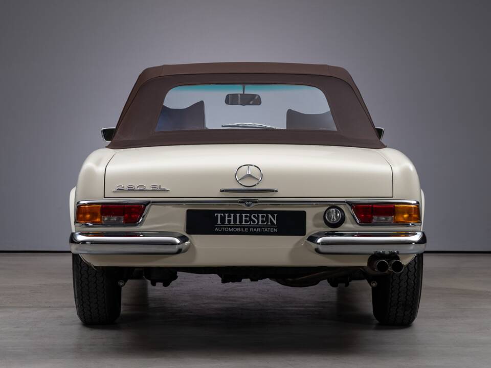 Image 12/41 of Mercedes-Benz 280 SL (1969)