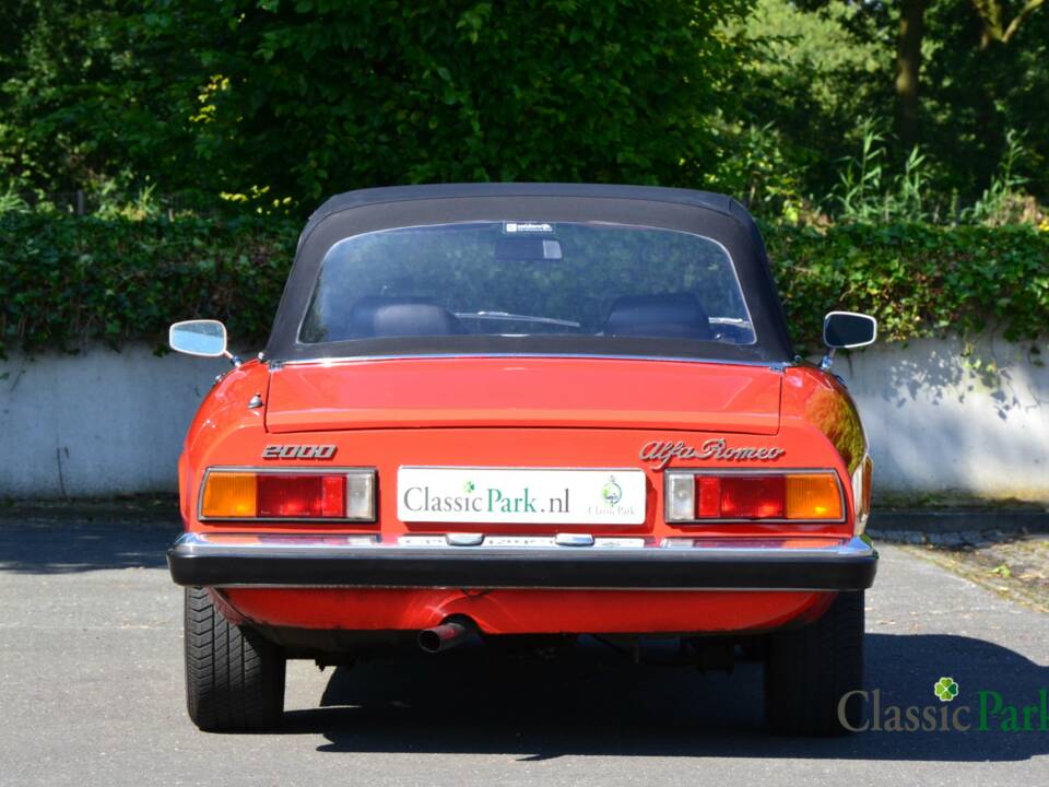 Image 20/50 of Alfa Romeo 2000 Spider Veloce (1981)