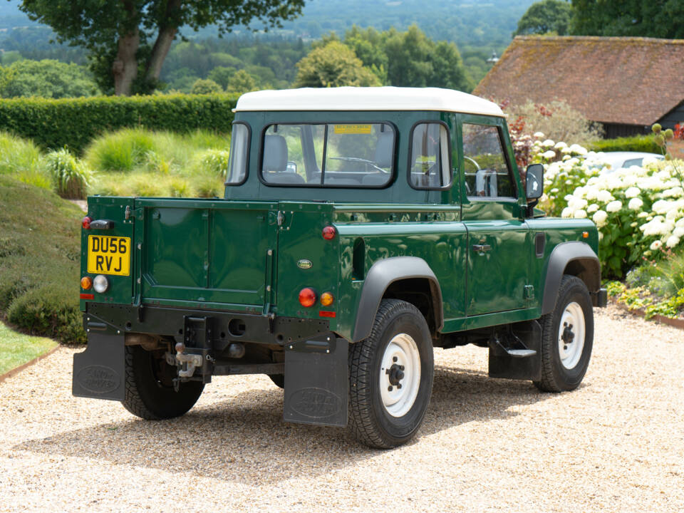Bild 47/50 von Land Rover Defender 90 Td5 (2006)