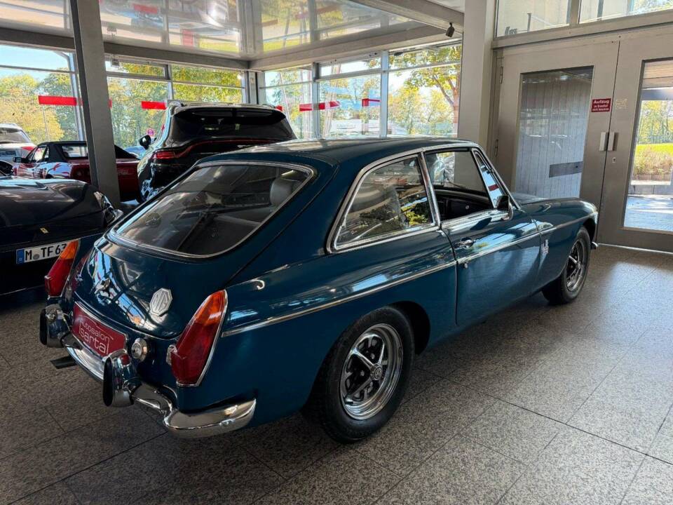 Image 32/35 de MG MGB GT (1972)