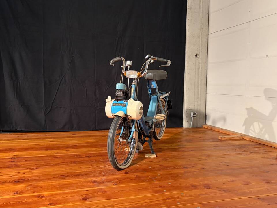 Immagine 2/15 di Solex Vélosolex Model 5000 (1975)