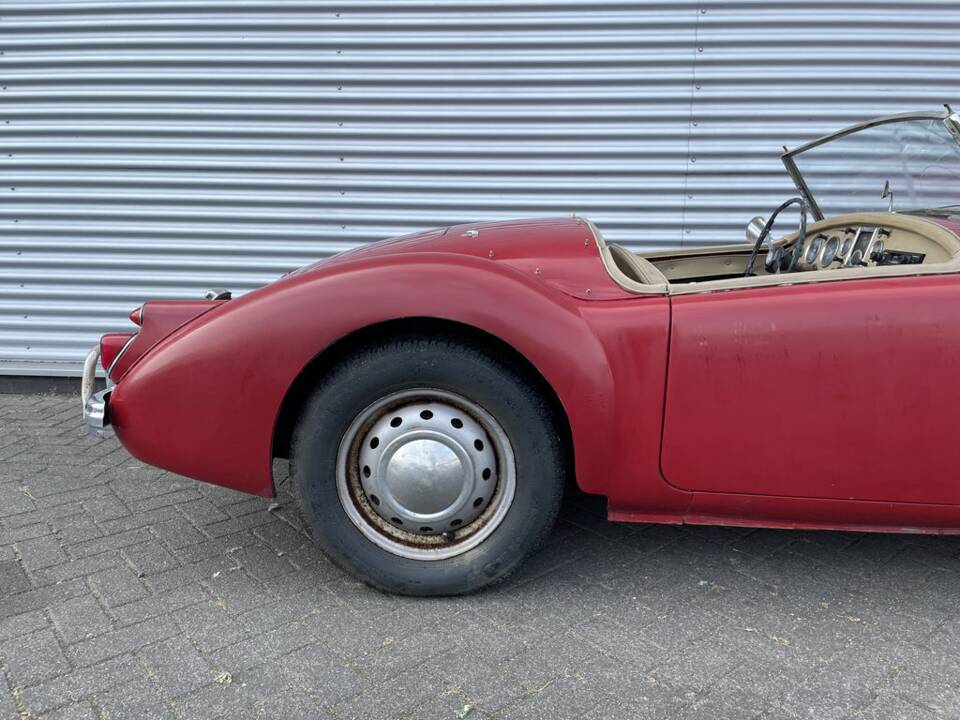 Image 6/8 of MG MGA 1600 (1961)
