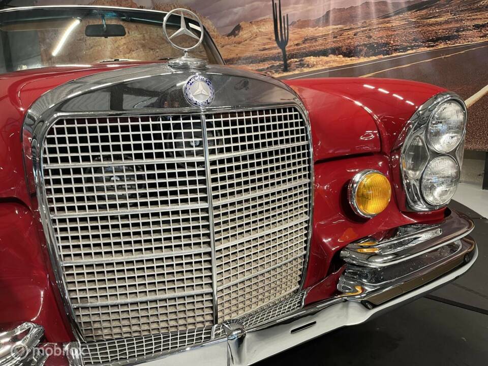 Image 23/40 of Mercedes-Benz 280 SE (1969)