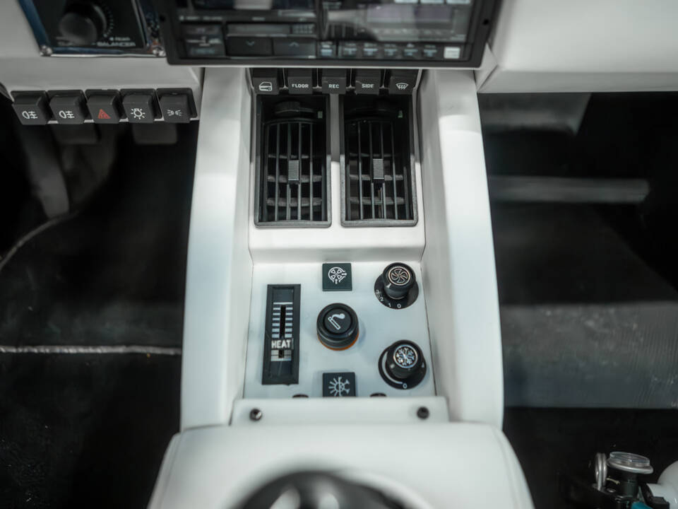 Image 20/50 of Lamborghini Countach LP 5000 S QV (1988)