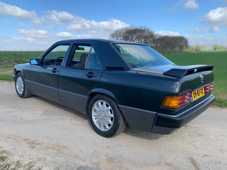Immagine 6/8 di Mercedes-Benz 190 E 2.6 (1990)
