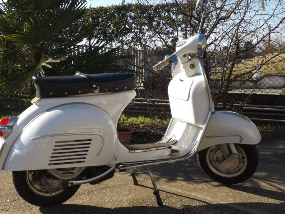 Image 2/40 de Piaggio Vespa 160 GS (1964)
