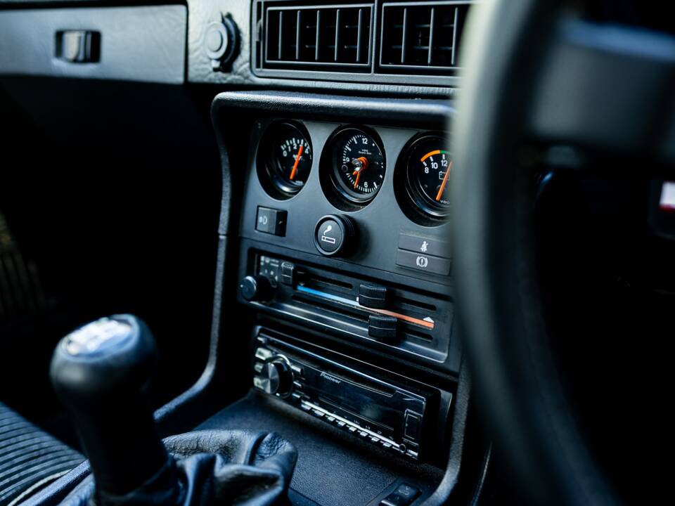 Image 44/50 de Porsche 924 S (1986)