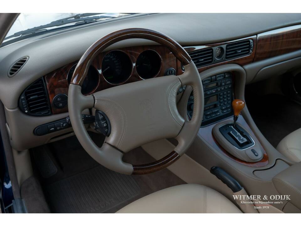Bild 8/34 von Jaguar XJ 8 4.0 Executive (1999)