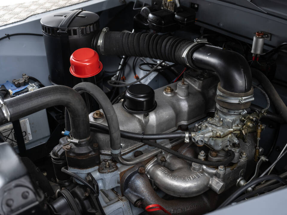 Image 17/25 of Land Rover 88 (1961)