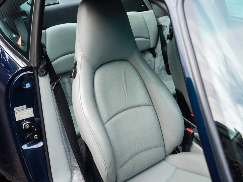 Image 47/68 of Porsche 911 Carrera (1997)