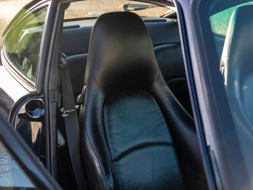 Image 32/93 de Porsche 911 Carrera (1994)