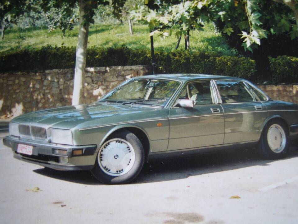 Obraz 3/8 pojazdu Daimler XJ 6 4.0 (1993)
