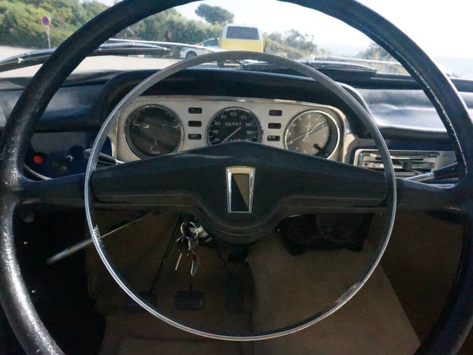 Image 31/46 of Peugeot 404 Coupé (1967)