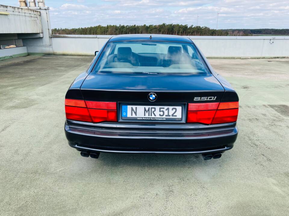 Immagine 7/15 di BMW 850i (1992)