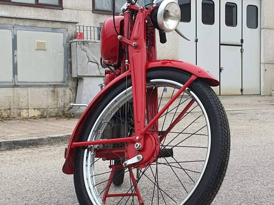 Image 2/22 of Moto Guzzi DUMMY (1960)