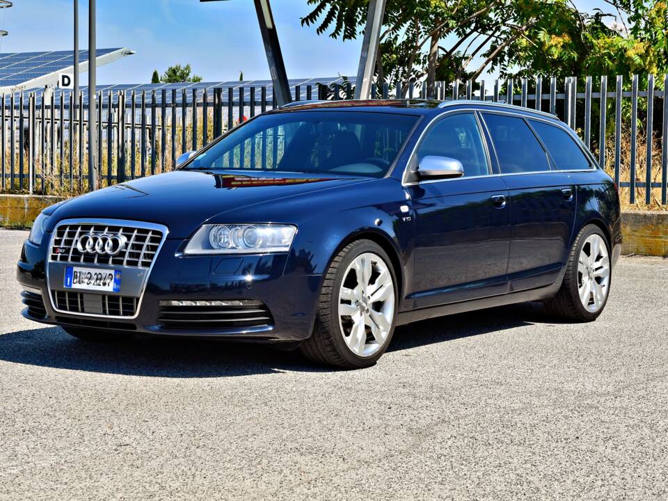 Bild 1/22 von Audi S6 Avant 5.2 V10 quattro (2006)