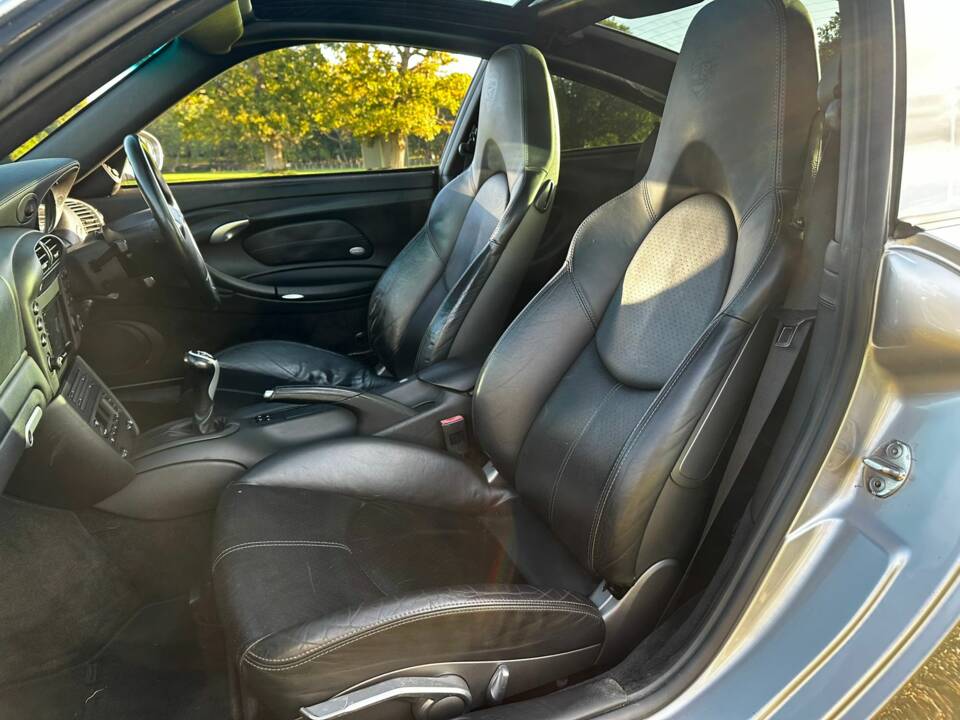 Image 40/54 de Porsche 911 Carrera (2003)