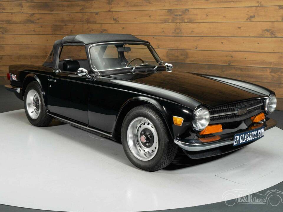 Image 3/19 de Triumph TR 6 (1971)