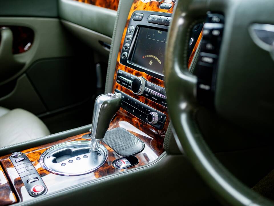 Image 15/50 de Bentley Continental GT (2004)