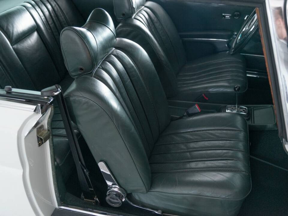 Image 30/38 of Mercedes-Benz 280 SE 3,5 (1970)
