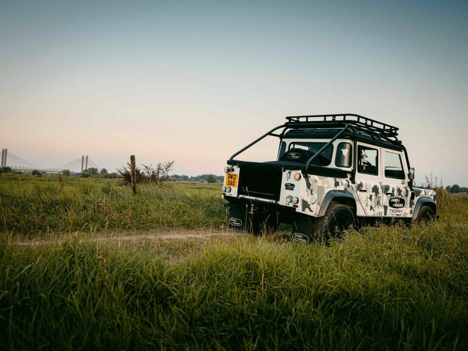 Bild 7/42 von Land Rover Defender Works V8 Trophy (2012)
