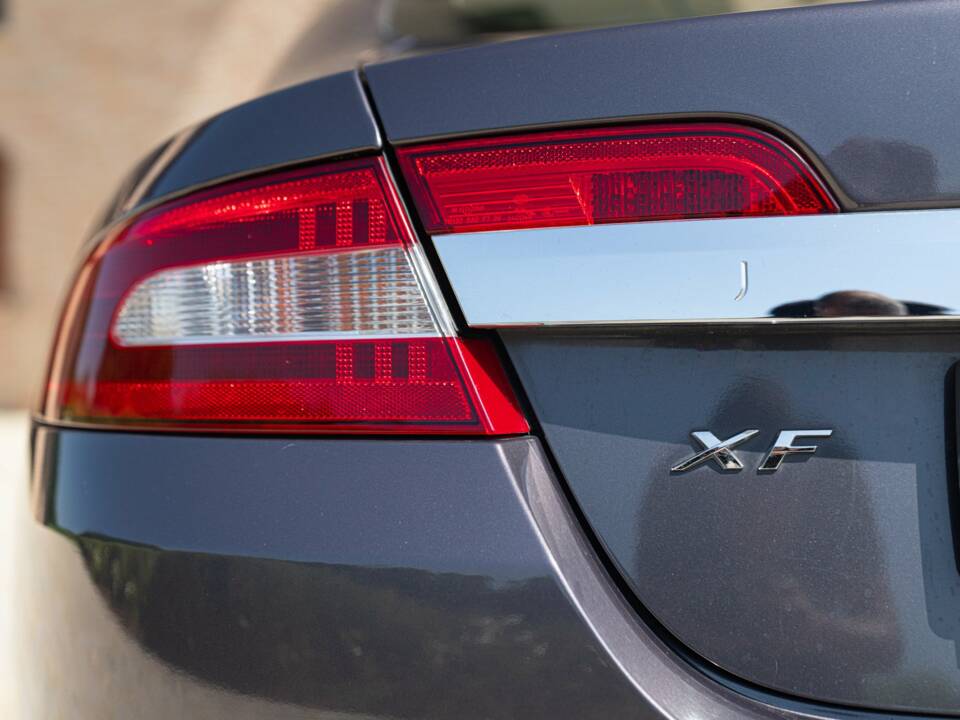 Immagine 19/50 di Jaguar XF 3.0 D-S (2008)
