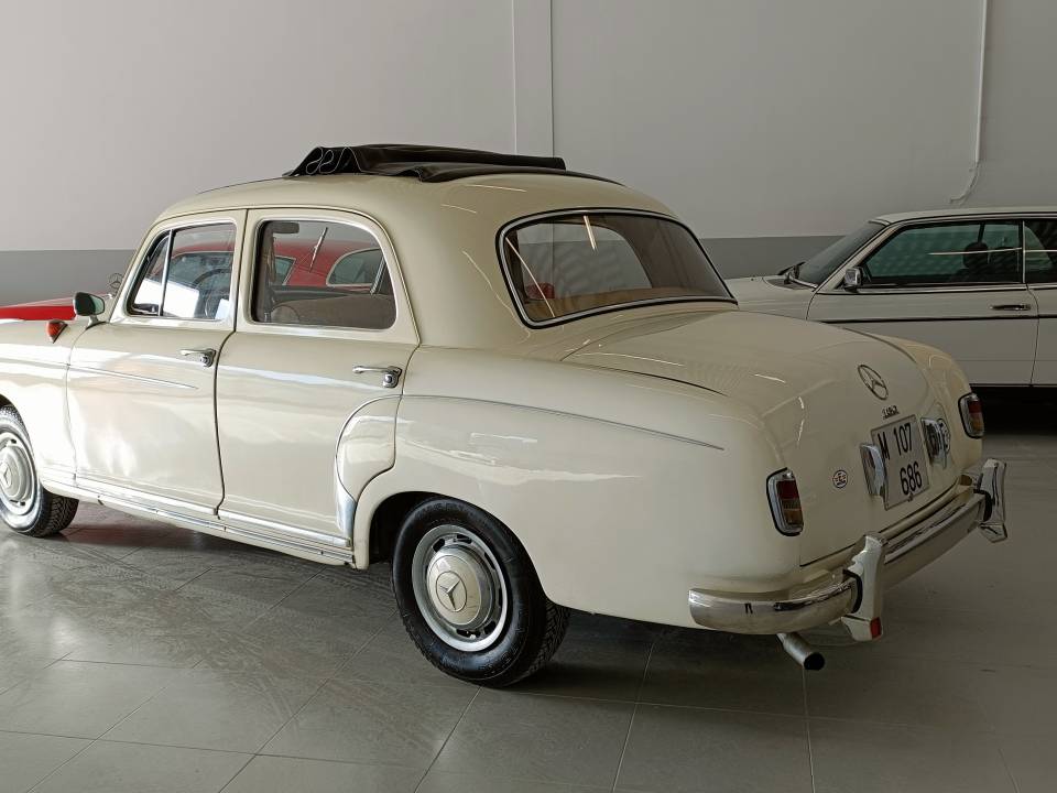 Imagen 6/14 de Mercedes-Benz 180 (1956)