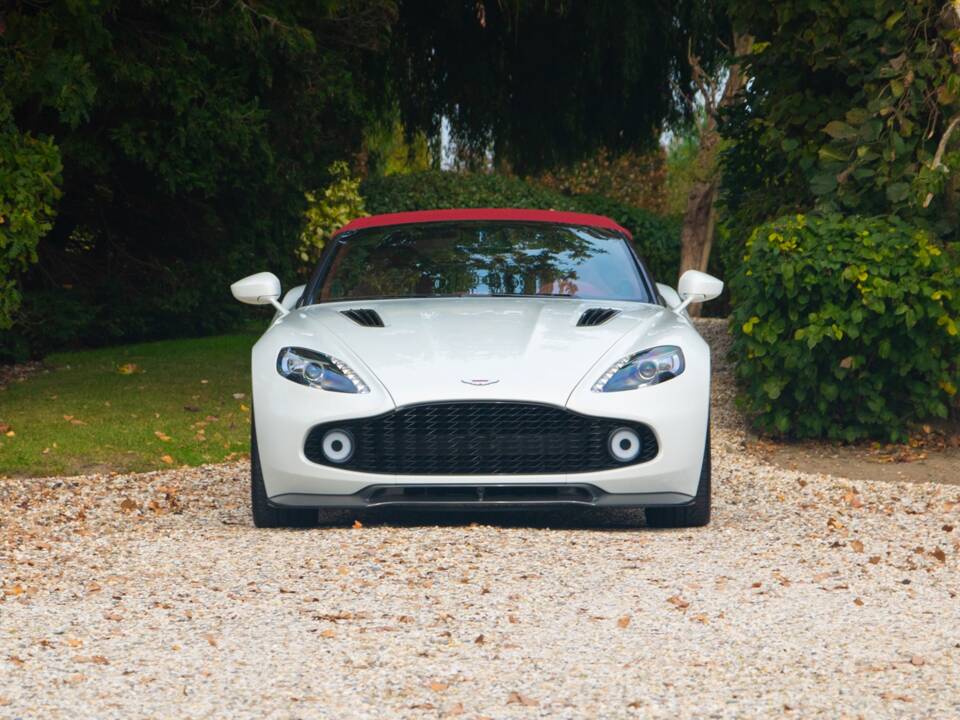 Bild 13/37 von Aston Martin Vanquish Zagato Volante (2017)
